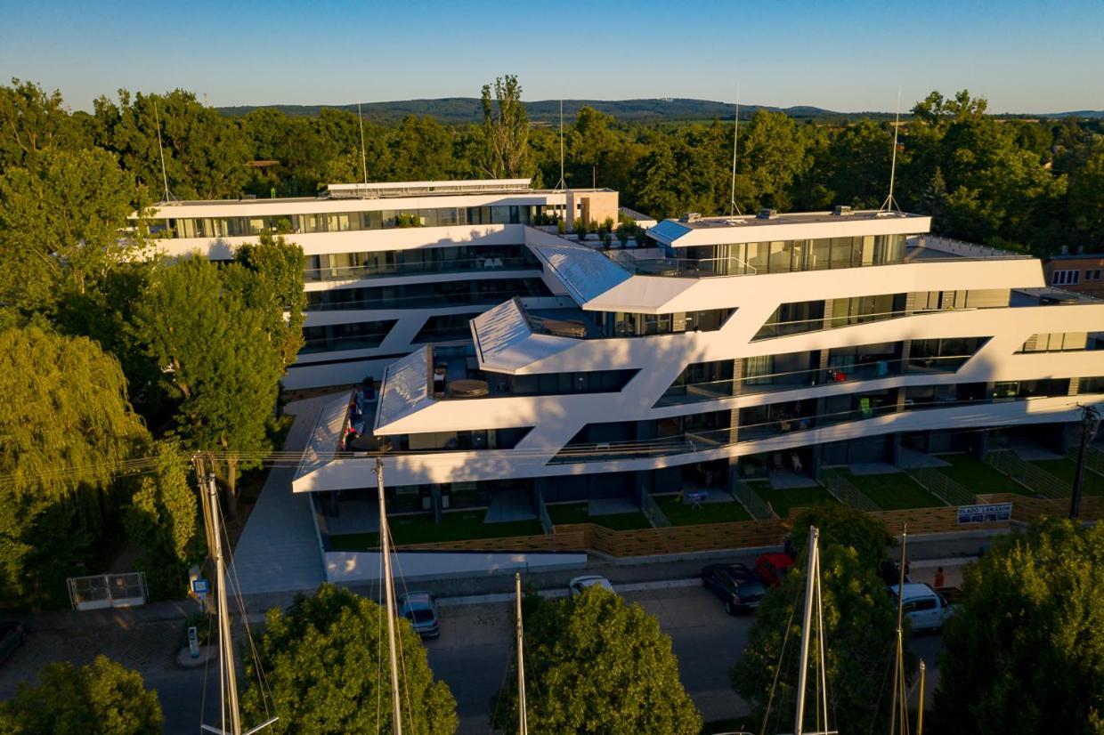Marina Apartman Hotel Balatonszárszó 외부 사진