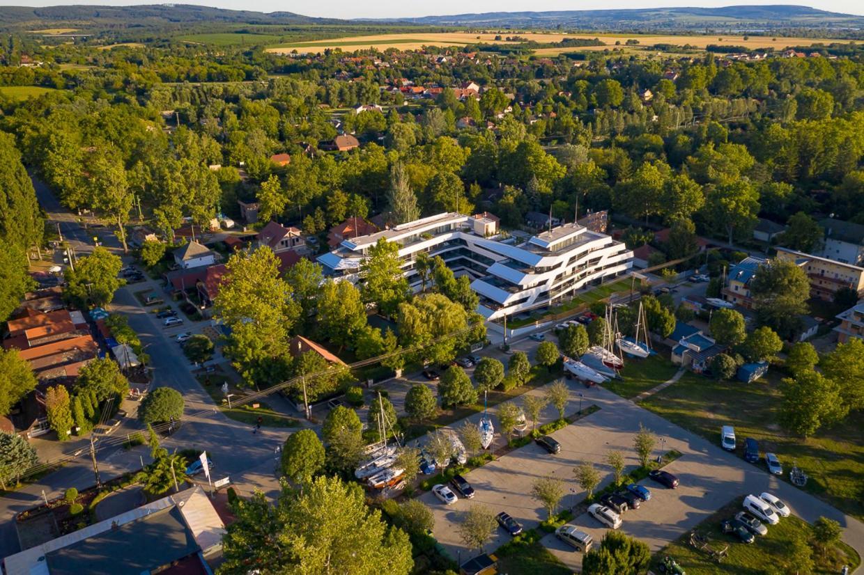 Marina Apartman Hotel Balatonszárszó 외부 사진