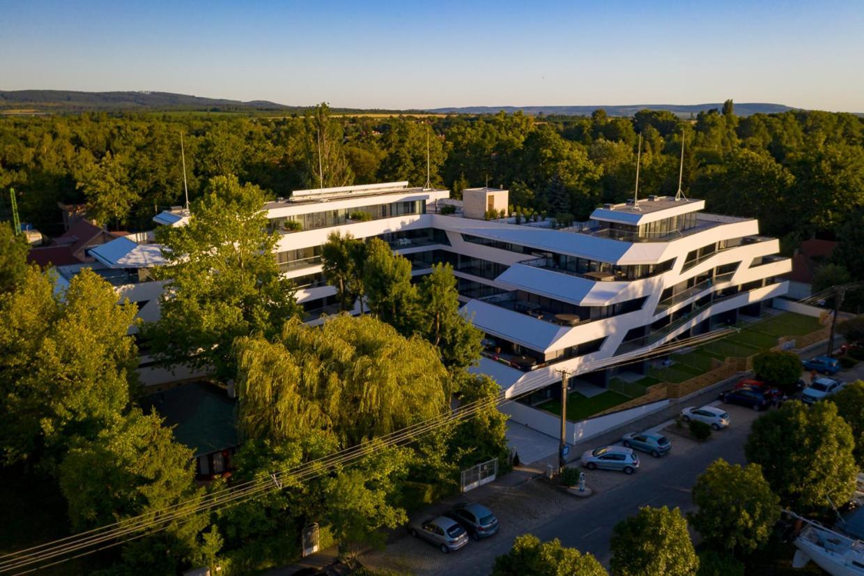 Marina Apartman Hotel Balatonszárszó 외부 사진