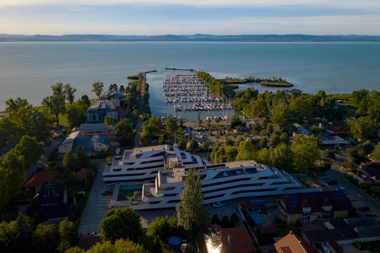 Marina Apartman Hotel Balatonszárszó 외부 사진