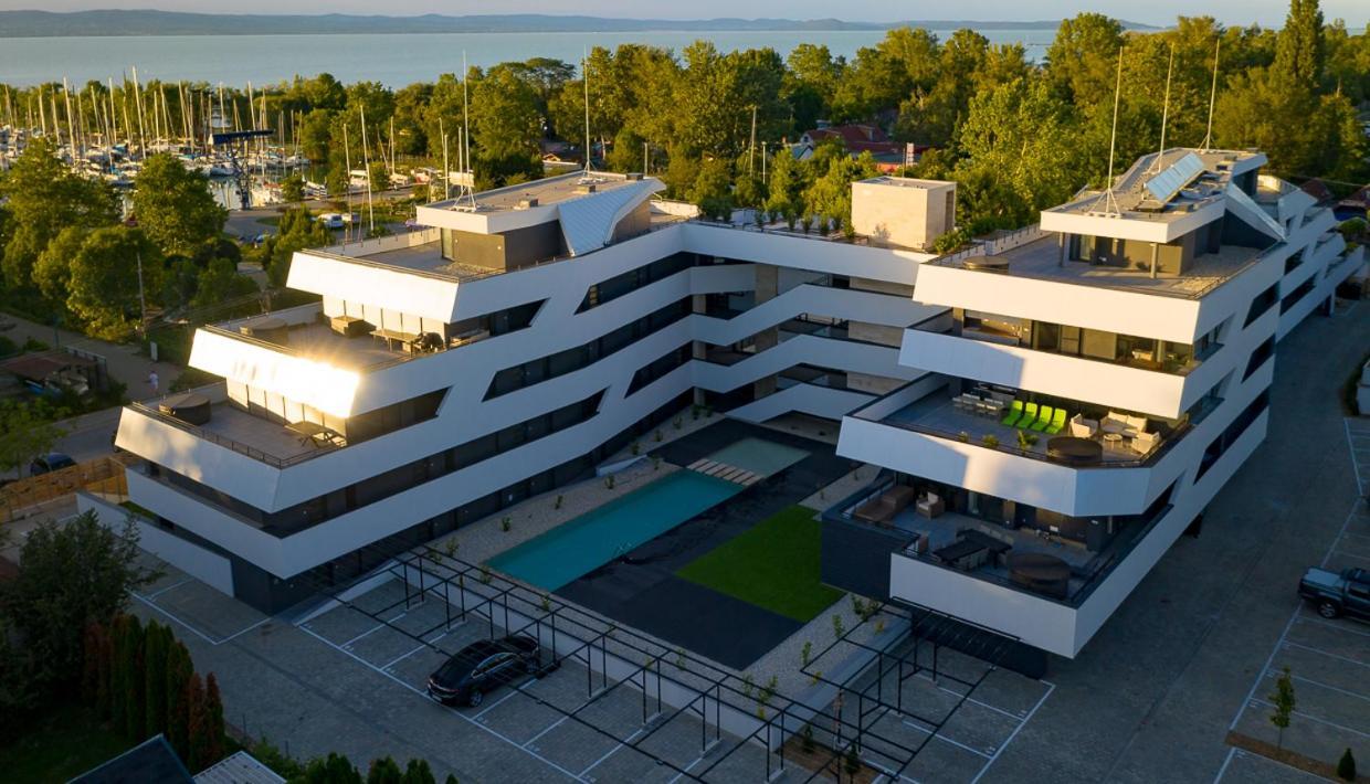 Marina Apartman Hotel Balatonszárszó 외부 사진